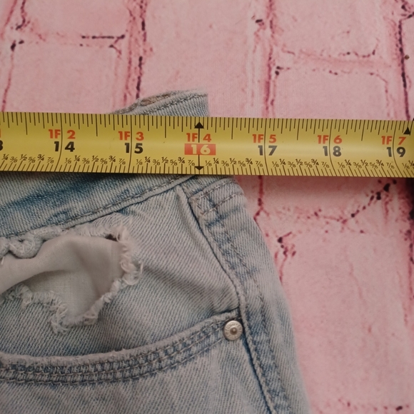 EUC Refuge Jean Shorts Size 14 - Picture 6 of 8